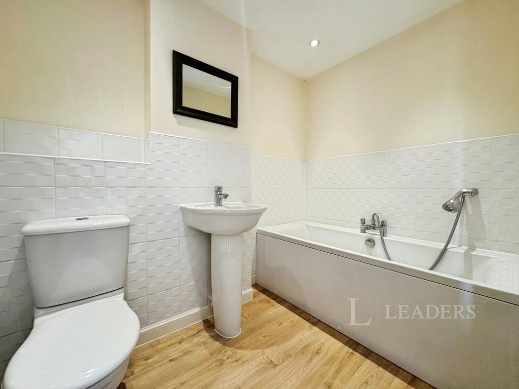 4e18050b-bathroom