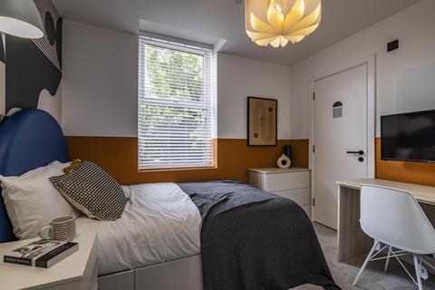 4 bedroom flat to rent, North Sherwood Street, City Centre NG1