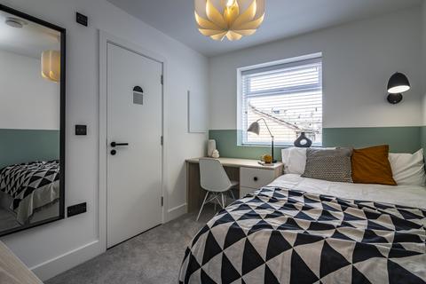 4 bedroom flat to rent, North Sherwood Street, City Centre NG1
