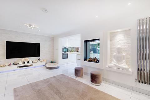 4 bedroom detached house for sale, Ruislip, Greater London HA4