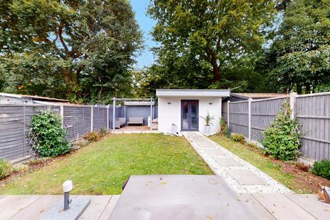 4 bedroom detached house for sale, Ruislip, Greater London HA4