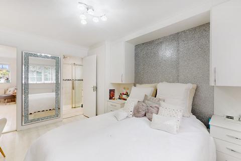 4 bedroom detached house for sale, Ruislip, Greater London HA4