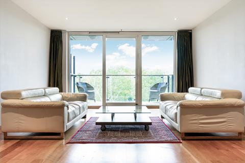 3 bedroom flat to rent, The Bridge, Queenstown Road, Battersea, SW8 SW11