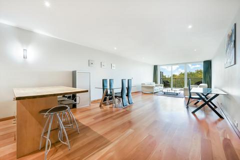 3 bedroom flat to rent, The Bridge, Queenstown Road, Battersea, SW8 SW11