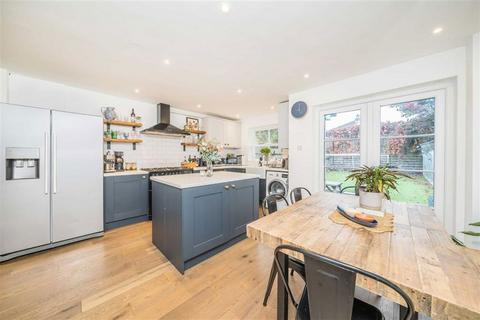 4 bedroom house for sale, North Place, Teddington TW11