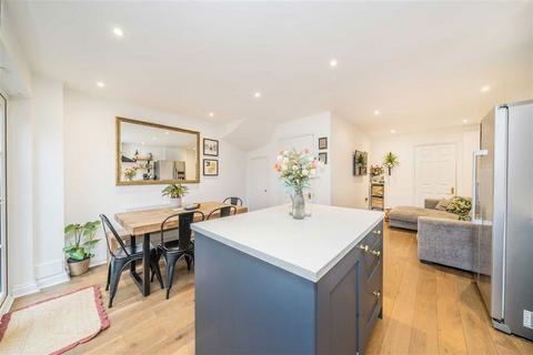 4 bedroom house for sale, North Place, Teddington TW11