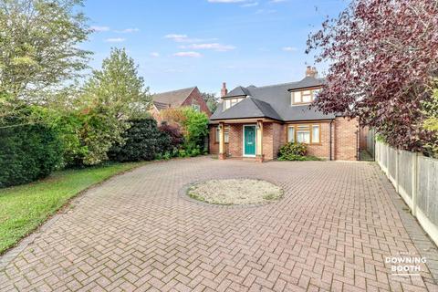 4 bedroom detached house for sale, Alrewas Road, Kings Bromley DE13 7HW - No Upward Chain