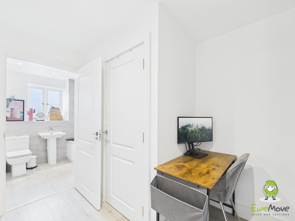 Ewe Move Estate Agents Basingstoke - Coliseum Court