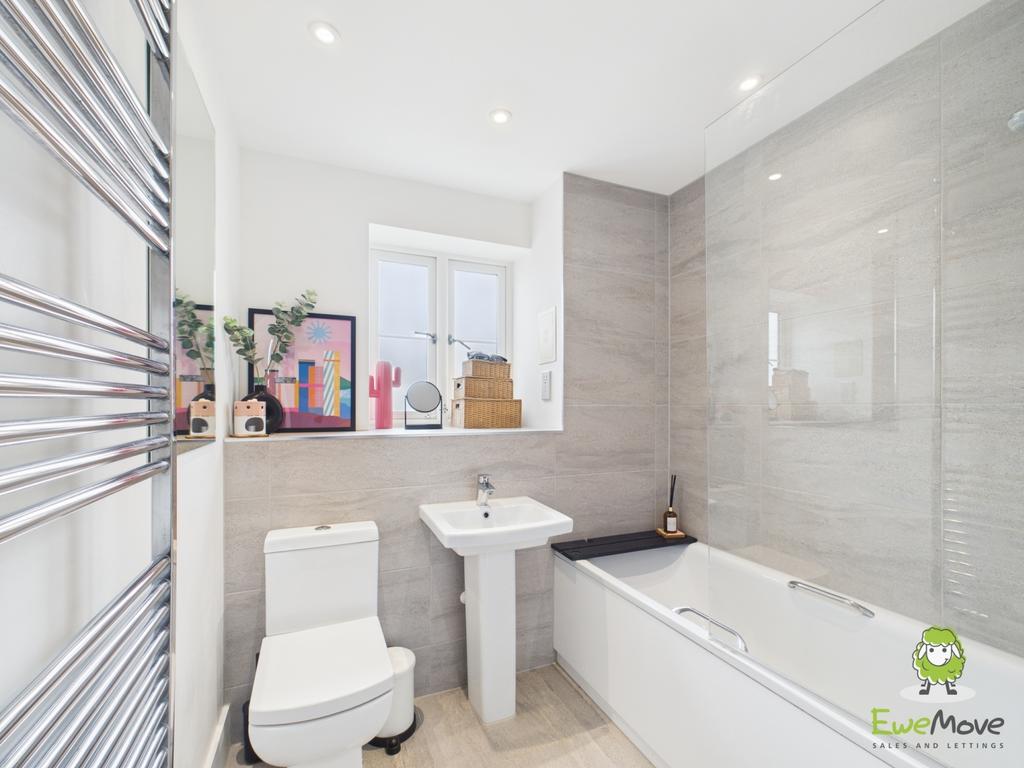 Ewe Move Estate Agents Basingstoke - Coliseum Court