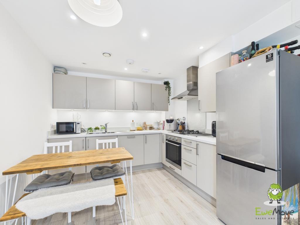 Ewe Move Estate Agents Basingstoke - Coliseum Court