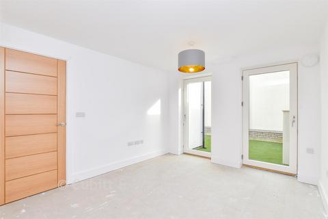 2 bedroom ground floor flat for sale, Lowther Road, Brighton, East Sussex