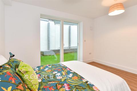 2 bedroom ground floor flat for sale, Lowther Road, Brighton, East Sussex