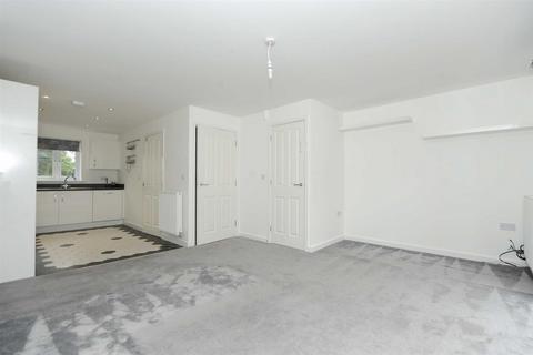 5 bedroom end of terrace house to rent, Brook Street East, Wellingborough