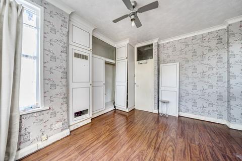 1 bedroom apartment for sale, The Drive, Ilford