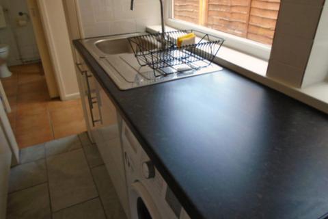 3 bedroom house to rent, 6 School Terrace, B29 6DY