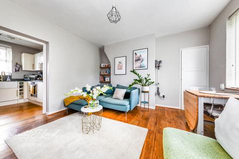 3 bedroom flat for sale, Tulse Hill, London SW2
