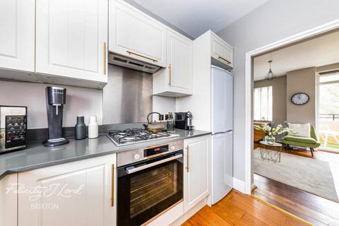3 bedroom flat for sale, Tulse Hill, London SW2