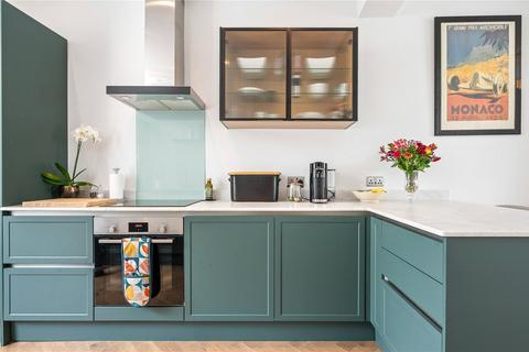 2 bedroom apartment for sale, Shepherdess Walk, Islington, London, N1