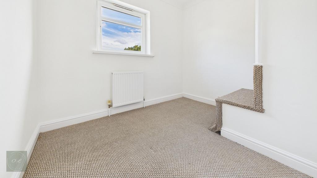 3rd Bedroom Suitable for Office or Childs room
