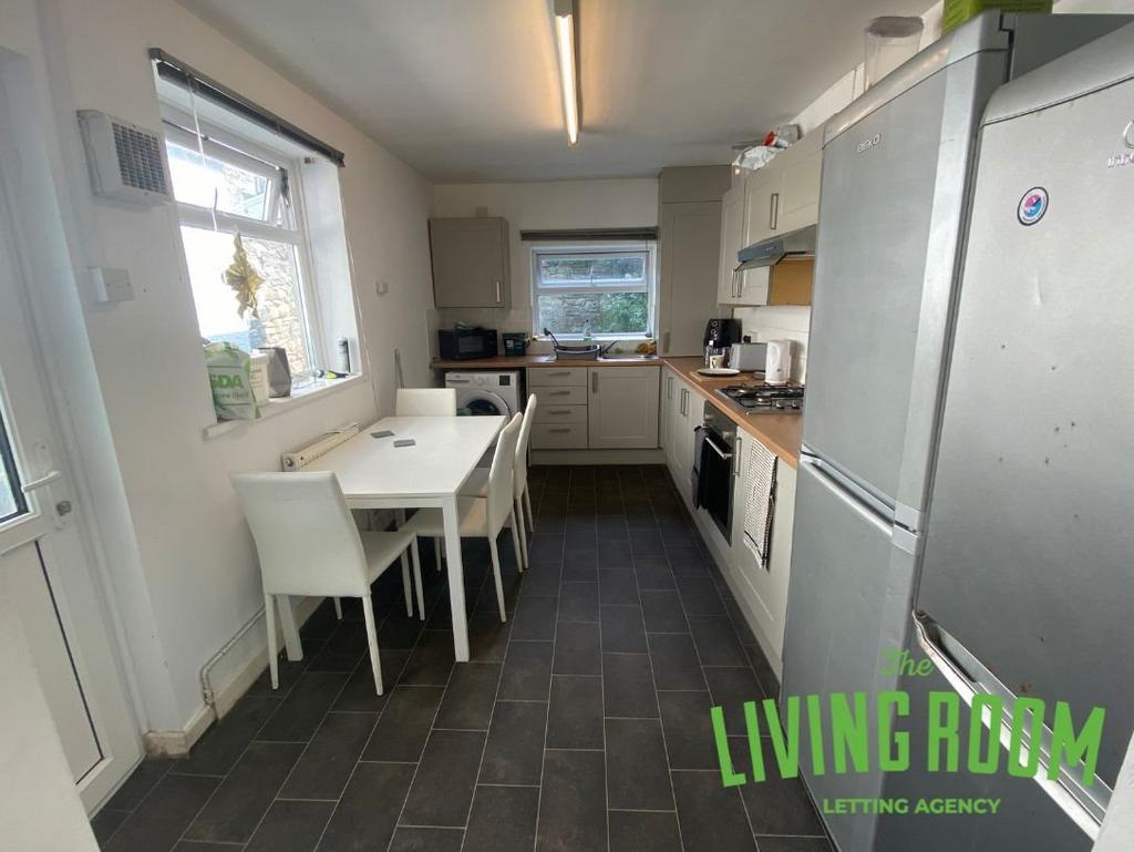 Kitchen (2)