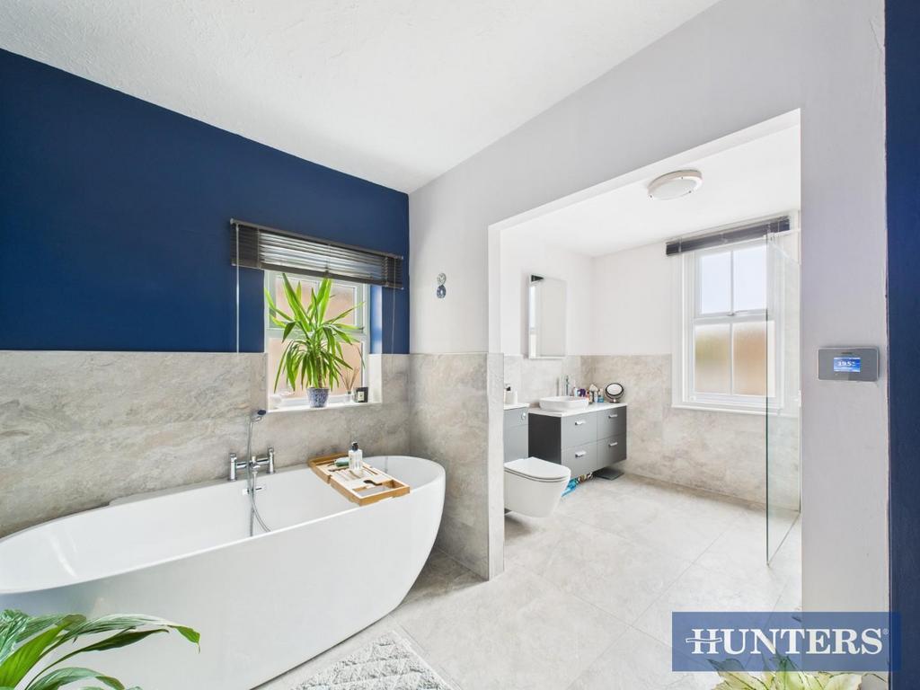 Bathroom alt