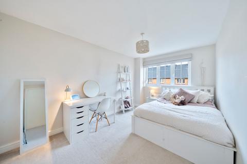 4 bedroom end of terrace house for sale, Brimstone Drive, Ely CB7