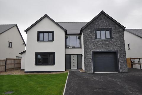 undefined, Llys Llewelyn, Peniel, Carmarthen