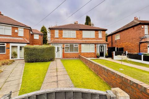 14 Dunkirk Close, Denton, Manchester, M34 2JB