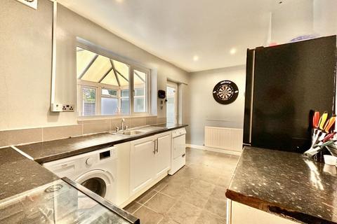 14 Dunkirk Close, Denton, Manchester, M34 2JB
