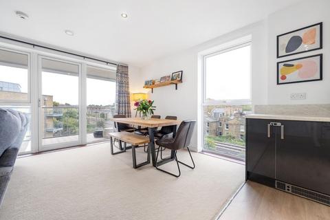 2 bedroom flat for sale, Loughborough Park, SW9