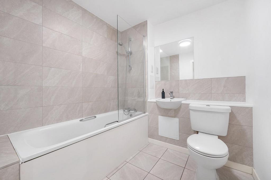 Bathroom.JPG