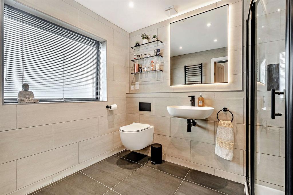 Bed 1 En Suite