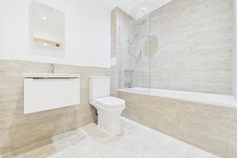 undefined, Lakeside East, The Causeway, Staines-Upon-Thames, Middlesex, TW18