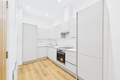 undefined, Lakeside East, The Causeway, Staines-Upon-Thames, Middlesex, TW18