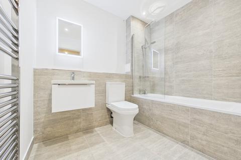 undefined, Lakeside East, The Causeway, Staines-Upon-Thames, Middlesex, TW18