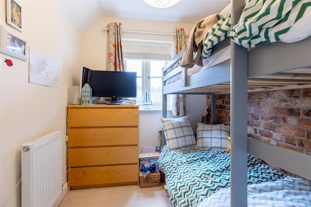 38 Moss Way (32).jpg