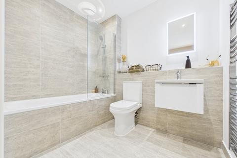 undefined, Lakeside East, The Causeway, Staines-Upon-Thames, Middlesex, TW18