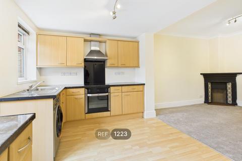 2 bedroom terraced house to rent, The Avenue, Crescent Street, Cottingham, HU16 5QT