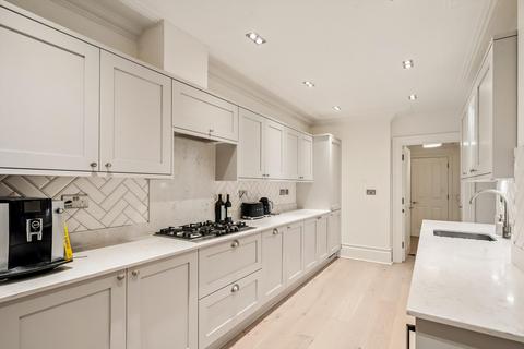 3 bedroom flat for sale, Thornton Place, Clapham Common North Side, London, SW4