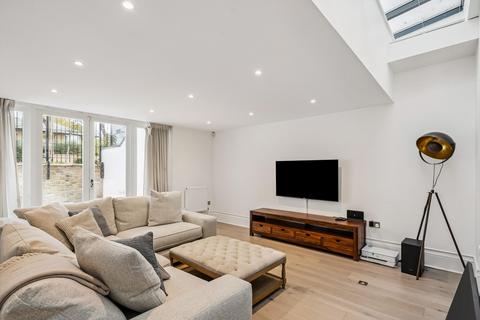 3 bedroom flat for sale, Thornton Place, Clapham Common North Side, London, SW4
