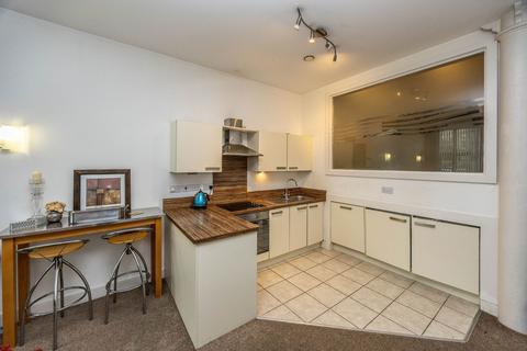 3 bedroom apartment for sale, Dewsbury Road, Elland HX5
