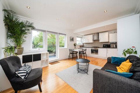 1 bedroom flat for sale, Chatsworth Gardens, London W3