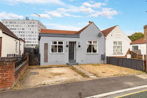 2 bedroom semi-detached bungalow for sale, Milton Avenue, King's Lynn, PE30