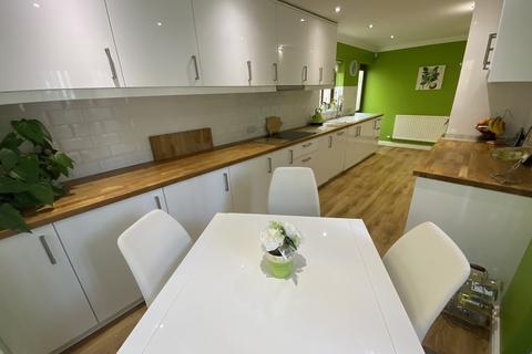 3 bedroom detached house for sale, Woodlands Avenue, Clydach, Swansea, City And County of Swansea.