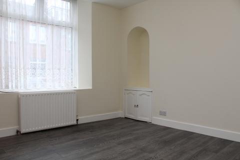 1 bedroom ground floor flat to rent, 28 King Edward Street, Alexandria, G83 0EJ