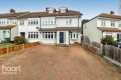 undefined, Upminster RM14