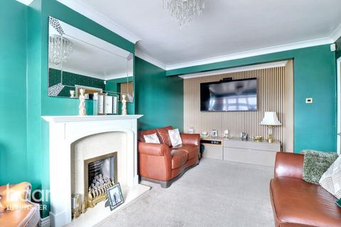 undefined, Upminster RM14