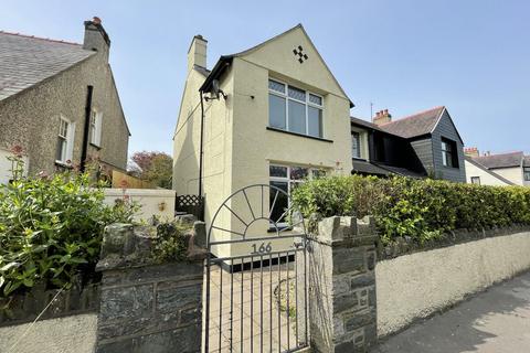 3 bedroom semi-detached house for sale, London Road, Holyhead, LL65