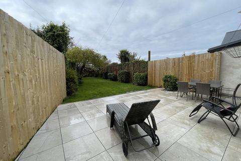 3 bedroom semi-detached house for sale, London Road, Holyhead, LL65