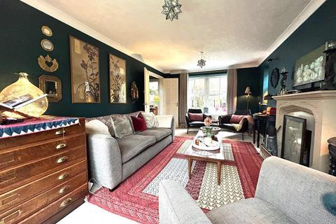 4 bedroom detached house for sale, Shannon Way, Evesham